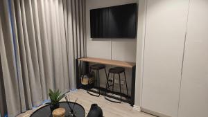 16 on Bree Stunning Apt Gym and Pool and Parking