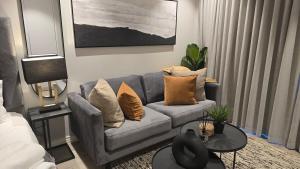 16 on Bree Stunning Apt Gym and Pool and Parking