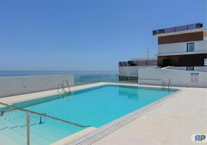 Apartamento deluxe con terraza y vistas al mar 011