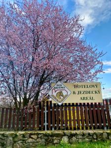 Hotelový a jezdecký areál Dvůr Krutěnice