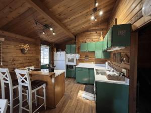 Family Cabin in the Hills of Strawberry Valley