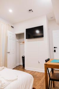 Joynest Place
