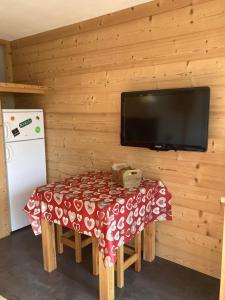 Appartements Studio cosy avec vue montagne au pied des pistes : photos des chambres