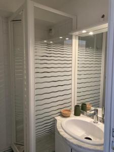 Appartements Studio cosy avec vue montagne au pied des pistes : photos des chambres