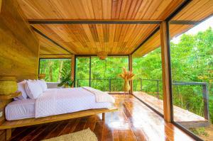 Suite Alpayaku, Suite Boutique Privada con Desayuno Incluido, Cedro Amazon Lodge