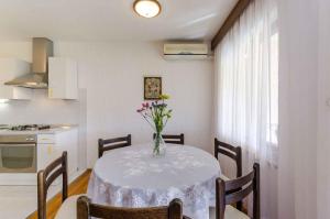Three-Bedroom Apartment Crikvenica 8