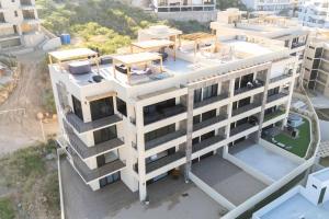 New 3 BD Condo with Pool and Gym