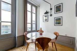 Appartements Curiosite - Furnished apartment - Downtown Lyon : photos des chambres