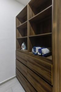 Beautiful condo with pool