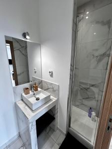 Appartement vue imprenable Vieux-Port et Notre Dame