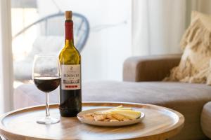 Apartamento con terraza y piscina junto a la playa