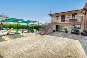 Holiday Home Dory with Private Pool and Garden