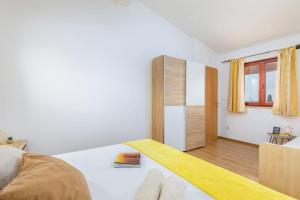 Holiday Home Dory with Private Pool and Garden