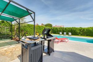 Holiday Home Dory with Private Pool and Garden