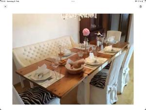 Lovely guest suite in country villa near Cologne