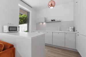 Stylish Urban apartment-Garden&Parking&AC