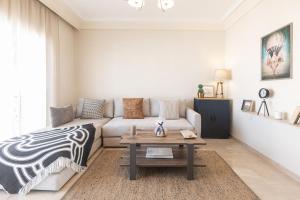 Luxury 2BR Apartment City Center with Parking
