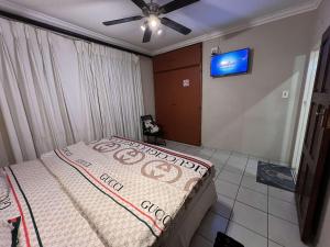 Los Angeles Lakefield guesthouse