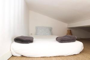 Maisons de vacances Charming house in Montreuil with terrace : photos des chambres