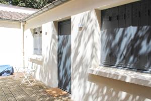 Maisons de vacances Charming house in Montreuil with terrace : photos des chambres