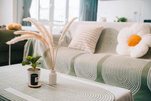 Yuzu Home To Ngoc Van - Balcony View