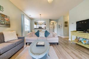 3 Mi to Beach North Myrtle Beach Condo with Patio!