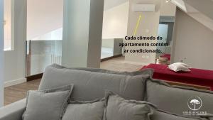 Apartamento com Banheira em frente à Rua Torta