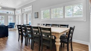 PRIVATE Pool & Spa ~ PRIVATE Beach Access ~ FREE 6 Seat Golf Cart