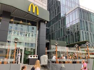 5Centrum Stanislawa Moniuszki10 Wi-fi 1Gb sekPARKING