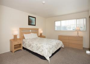 3610 & 3612 Seashore Drive