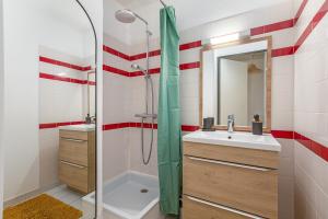 Le Sirocco - Parking - Terrasse - Accès plage