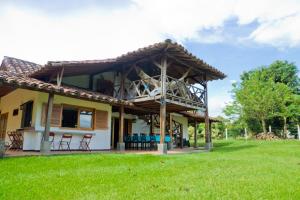 Beautiful and comfortable estate for 10 people from 450,000