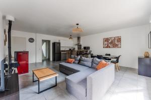 Maisons de vacances Pretty wooden house with terrace - Bassin d'Arcachon : photos des chambres