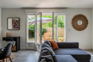 Maisons de vacances Pretty wooden house with terrace - Bassin d'Arcachon : photos des chambres