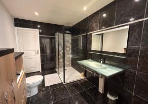 Appartements Louisa, Center, Places gratuites dans la rue : photos des chambres