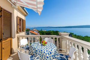 Two-Bedroom Apartment Crikvenica 5