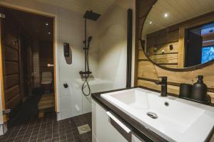 Invisible Forest Lodge & Adults Only SPA