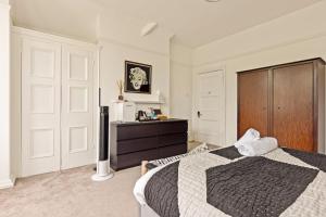 The Vicarage Tooting, SW17