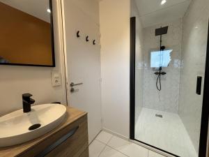 Villas Le Clos Minard - villa avec piscine : photos des chambres