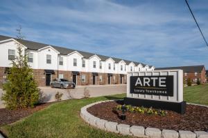 Arte Luxury townhomes F6 I Comfy 2 Bed 25 Bath