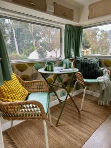 Castlemaine Castlemaine Gardens Vintage 60's Caravan Single Room lobby