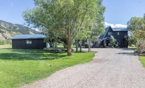 Cedar Creek Chalet - Snowmobilers Dream - Hot tub