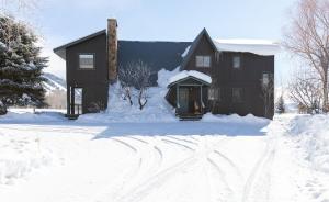 Cedar Creek Chalet - Snowmobilers Dream - Hot tub