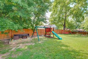 7 Mi to Mercedes-Benz Stadium Artsy Gem in ATL!