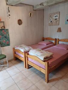 B&B / Chambres d'hotes chambre quadruple dans ferme provencale : photos des chambres