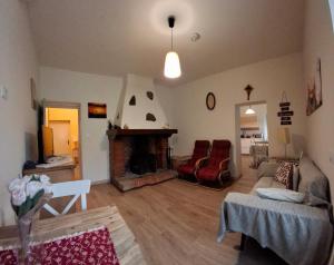 Casa Vitiolo - right section