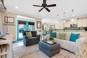 Tahitian Turtle 3 Kings + Queen + 2 Sleepers Lagoon Pool Walk to Beach Pet Friendly!