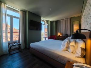 Double or Twin Deluxe Room room in Lisboa Carmo Hotel