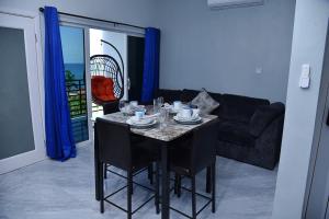 LS Stonethrow - Sapphire Deluxe