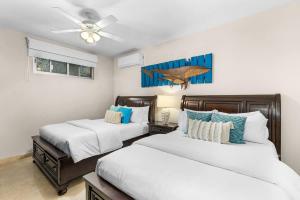 Cascadas Luxury Condo in Pedregal with Jacuzzi